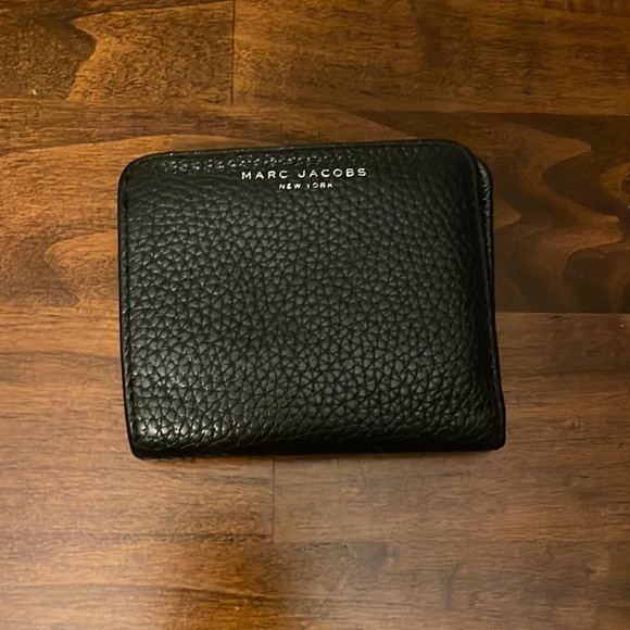 Marc Jacobs Bi-fold Wallet (Black) - Picture 1 of 6